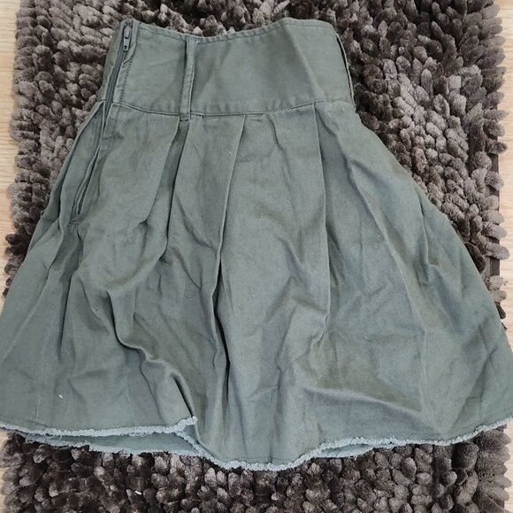 Hot Topic skirt - Picture 2 of 3